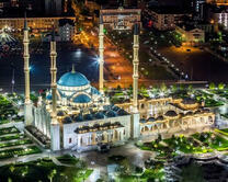 Без бренда «Восточный дворец ночью» во Владикавказе 