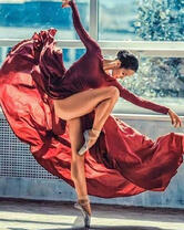 Красивый танец балерины