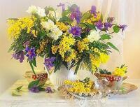 Без бренда «Букет из мимозы и колокольчиков в вазе» во Владикавказе 