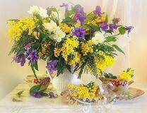 Без бренда «Букет из мимозы и колокольчиков в вазе» во Владикавказе 